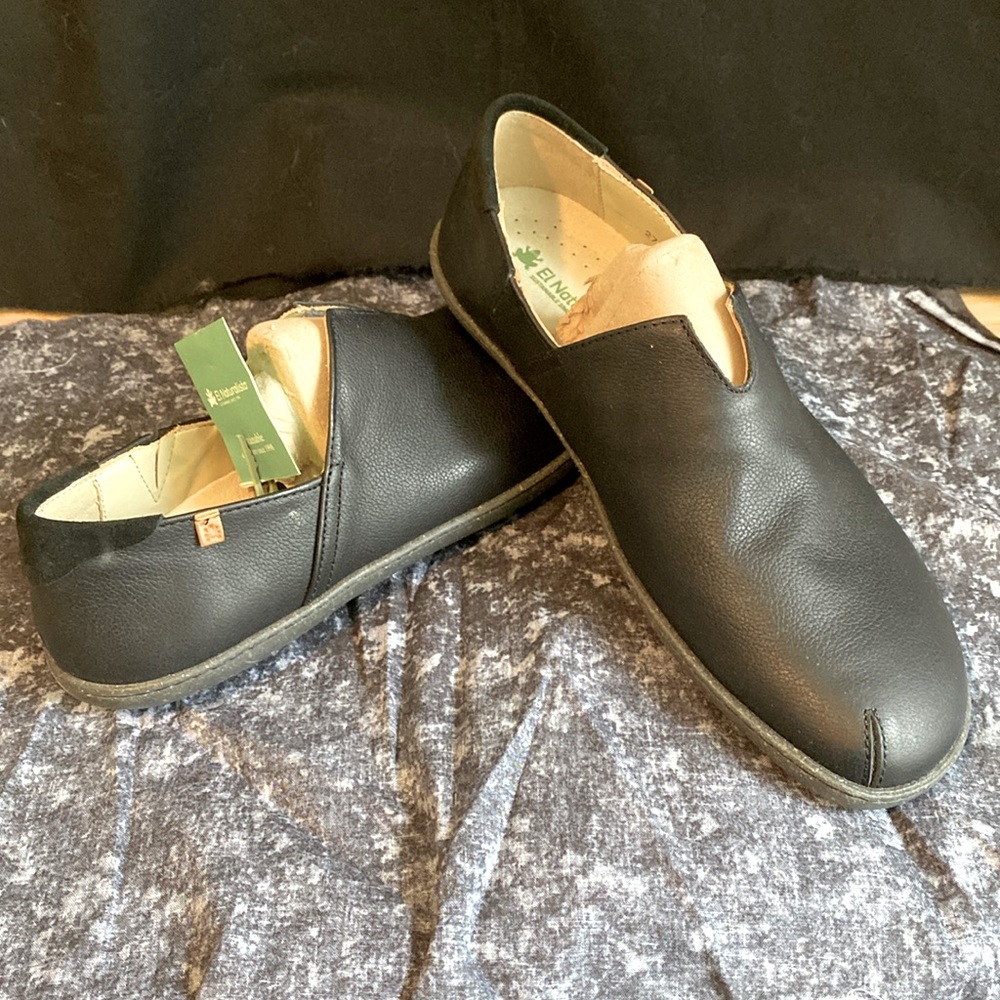 New in box. Never worn.